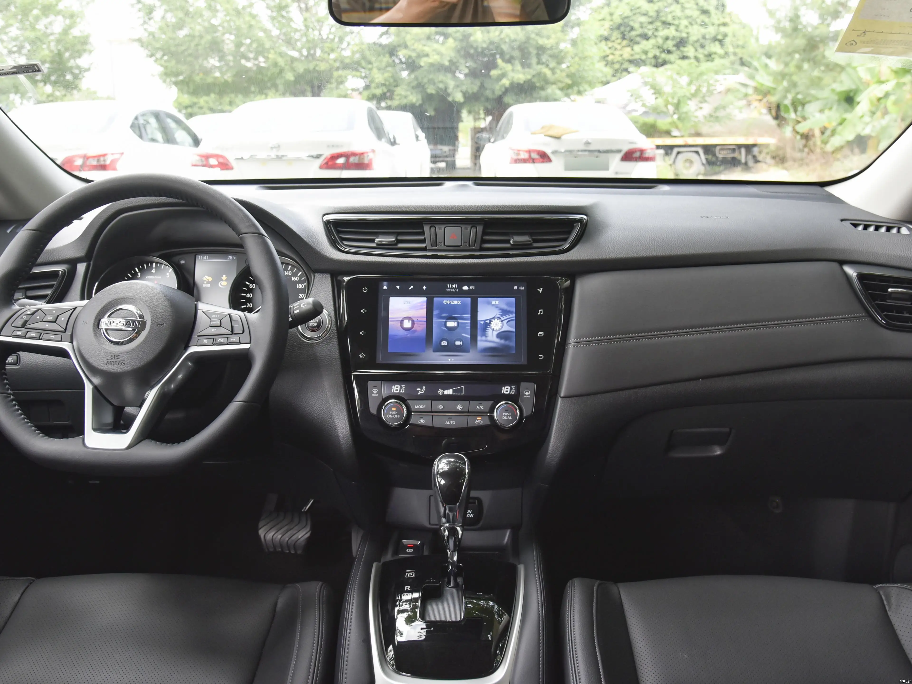 Hot Sale New Car Dongfeng Nissan X-TRAIL Honor SUV 2.0L 4 Wheel Petrol Engine rc Car 2022 Universal Family New Gasoline Cars