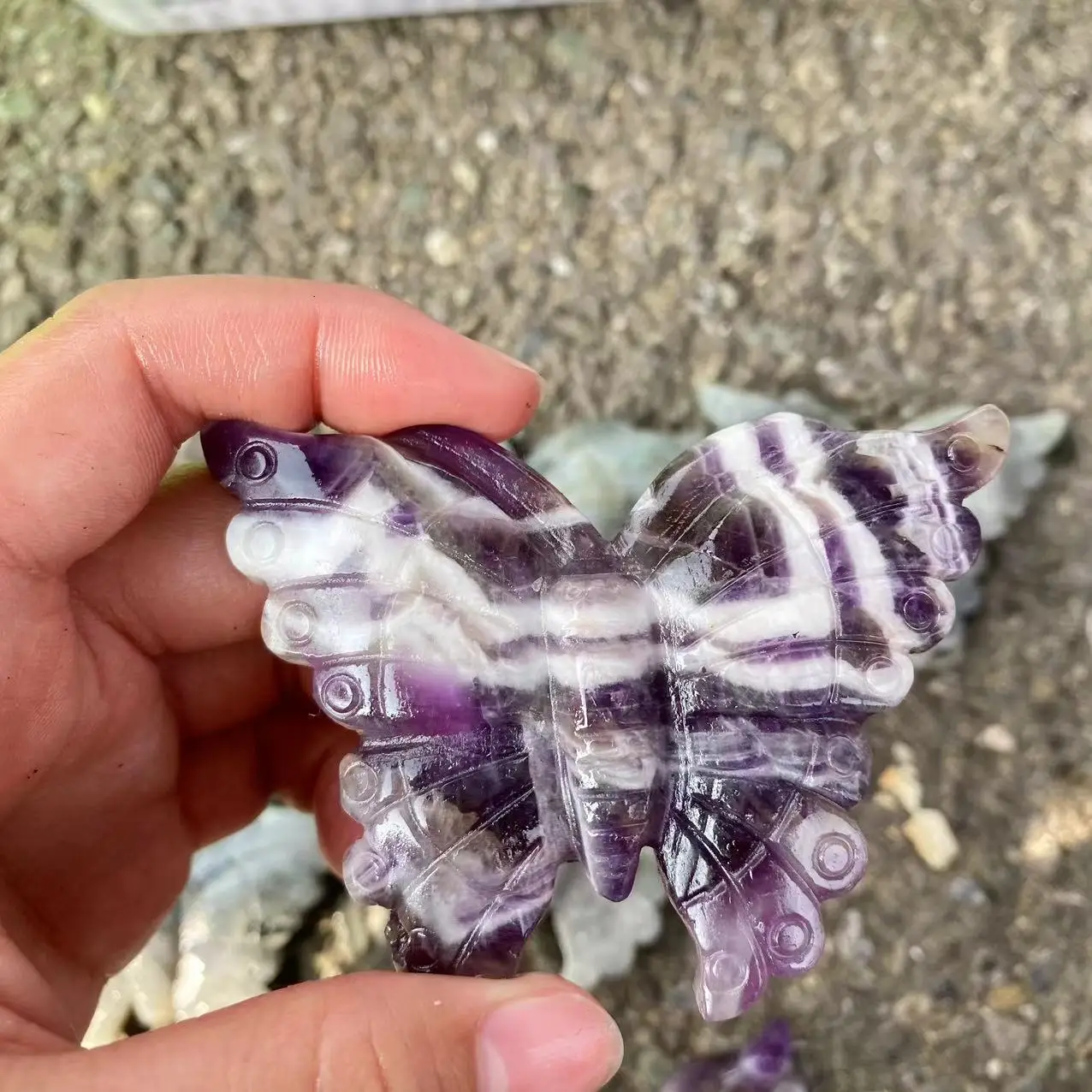 Natural Caved Crystal Stones Butterfly Shape Dream Amethyst Natural Labradorite Butterfly For Decoration