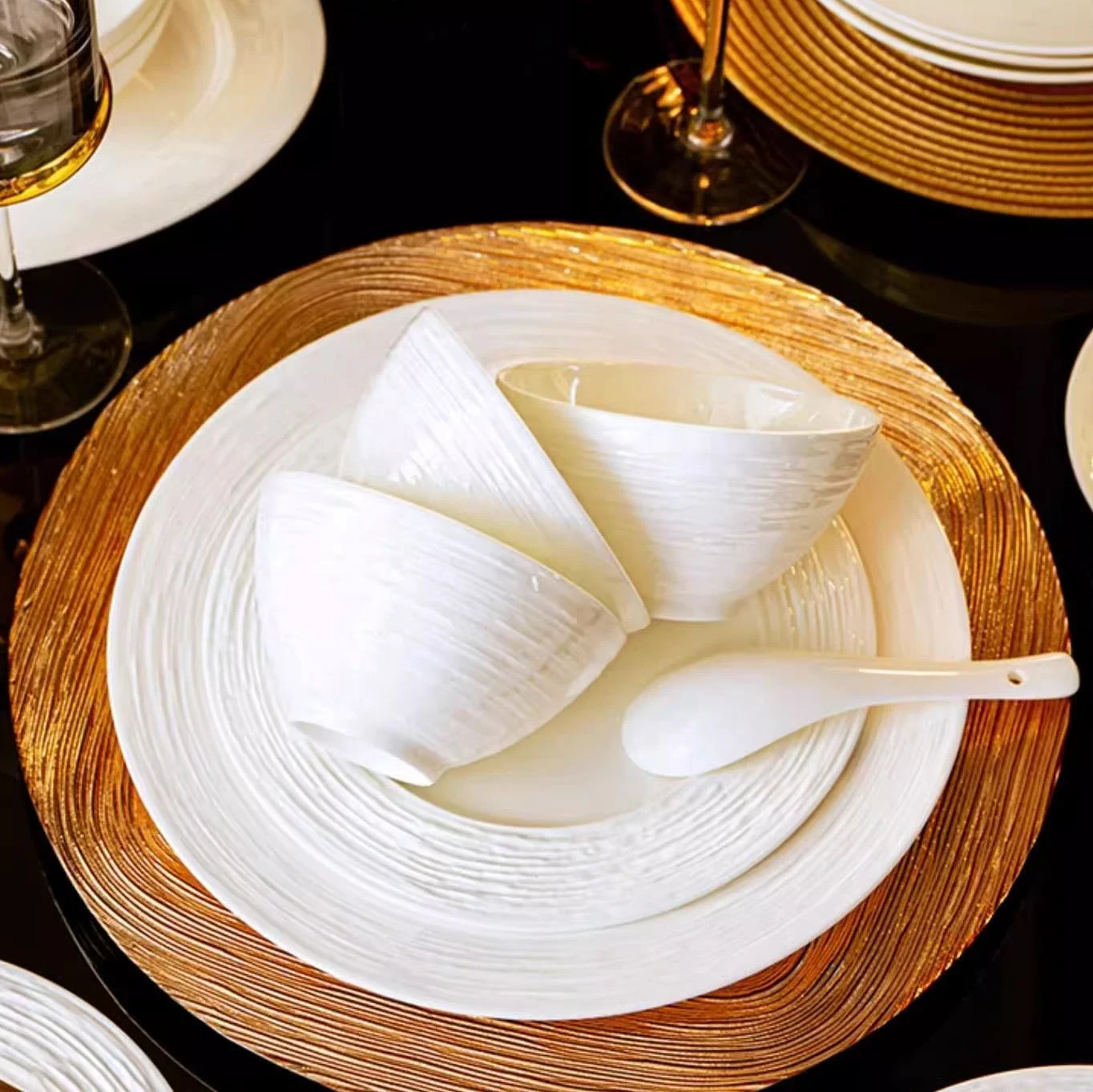 Light luxury pure white bone porcelain bowl and plate set high-end ceramic tableware for household use