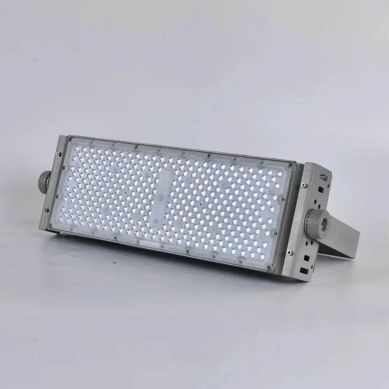 LED FLOOD LIGHT (6).jpg