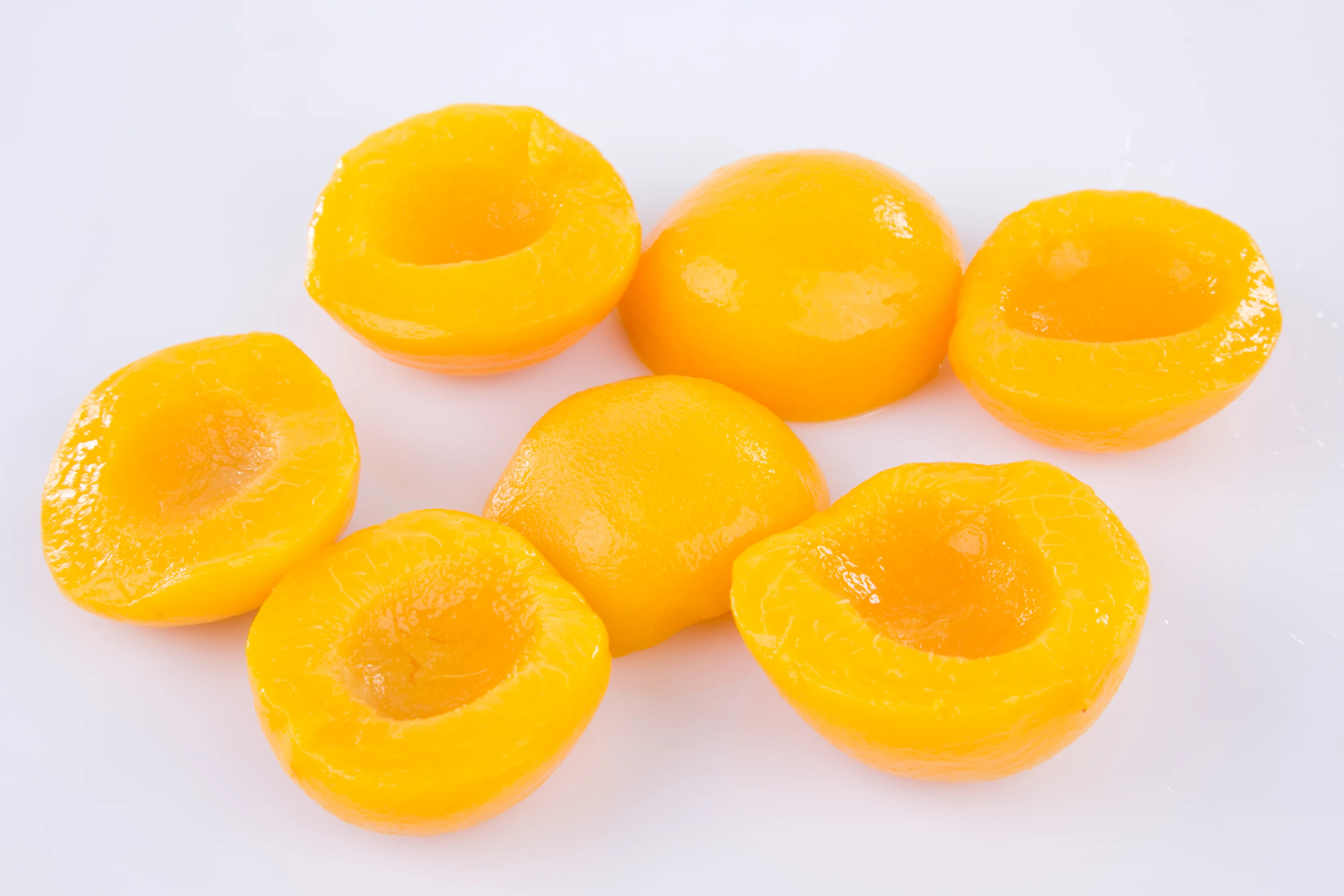 
Canned yellow peach snacks fresh peaches in light syrup in China on sale 