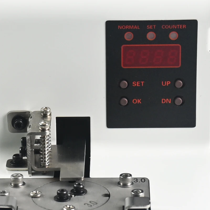 Good price screw feeder in white painted housings customized turntable screw sorter