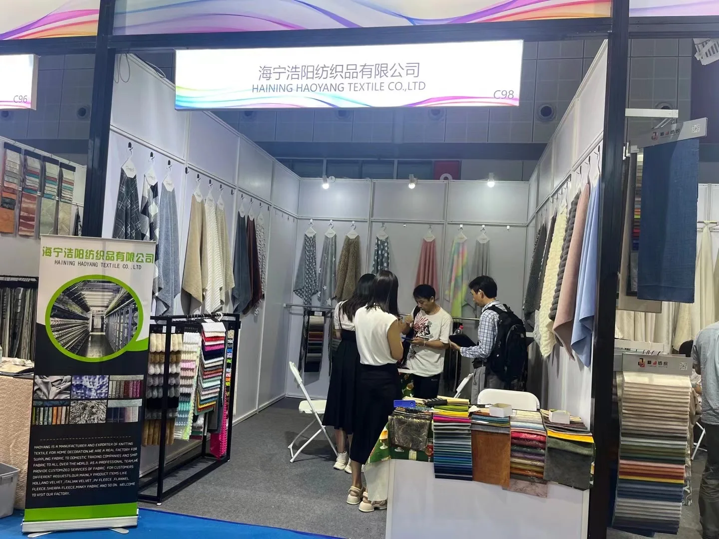 high quality customized 100% polyester home textile fabric luxury velvet fabric for upholstery