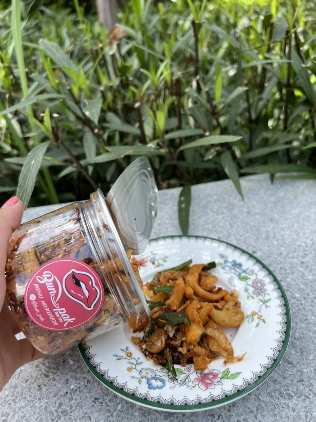 Spicy Tom Yum Flavor Crispy Chili with Pork Crackling 120 G Wholesale from Thailand High Quality Product