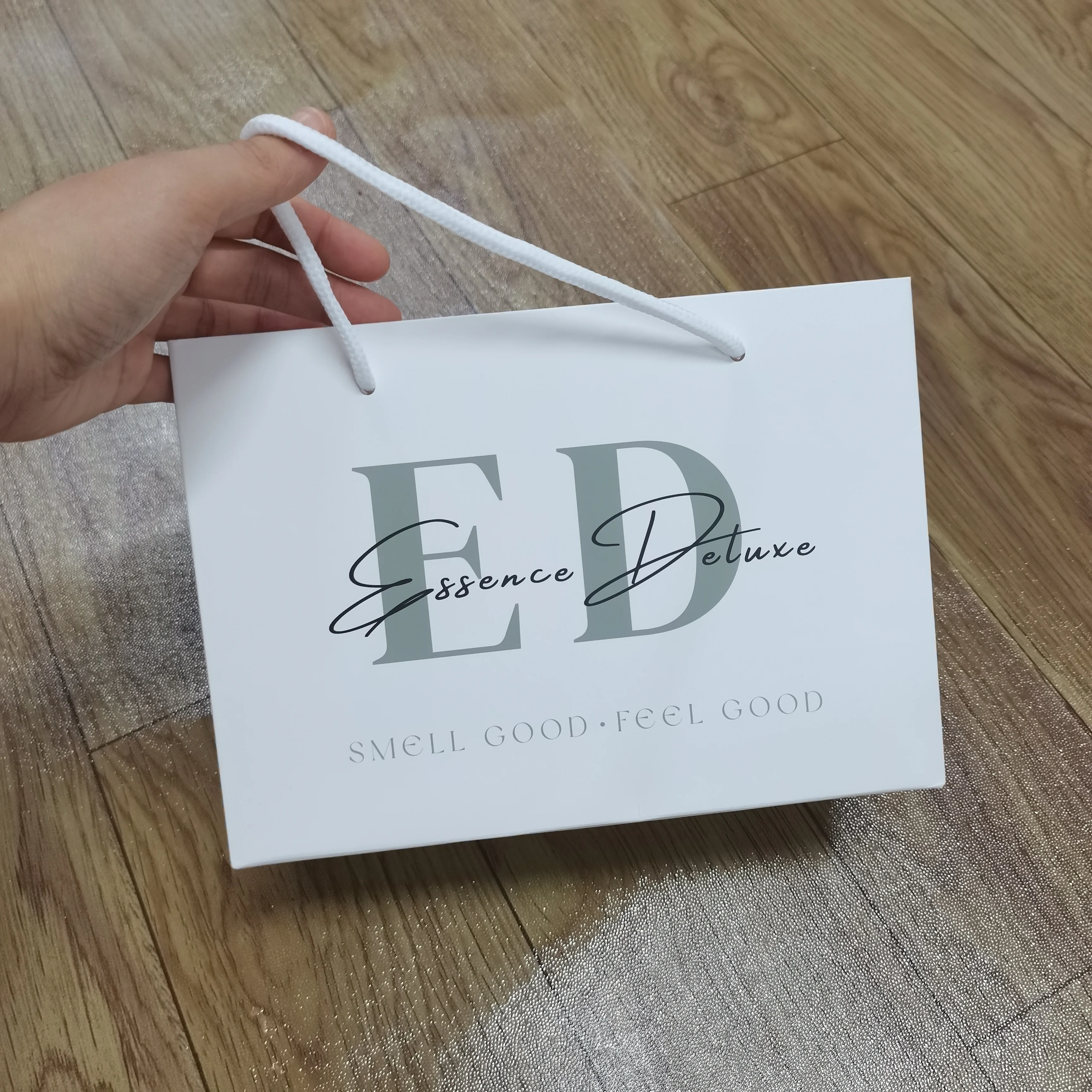 Custom Luxury Purple Clothes Store Retail Packaging Gift Carry Bags Boutique Shopping Paper Bags With Your Own Logo