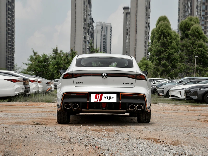 2024 Changan Uni-V Turbo Engine Turbocharged Gas Classic Sedan New Cars Ventilated Disc Electronic Parking Left Wholesale