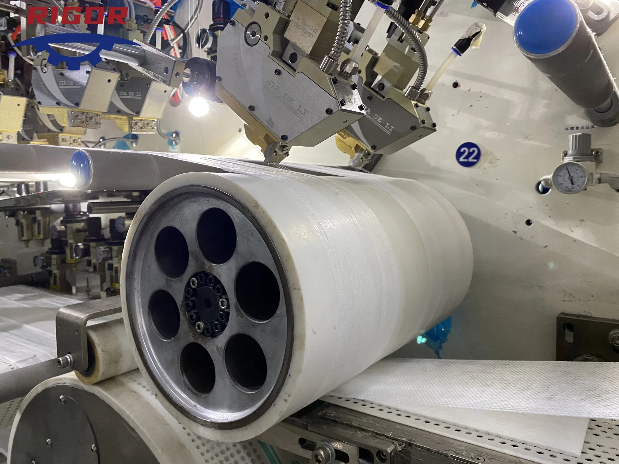 Machine Equipment For Baby Diapers Fameccanica Diaper Machine