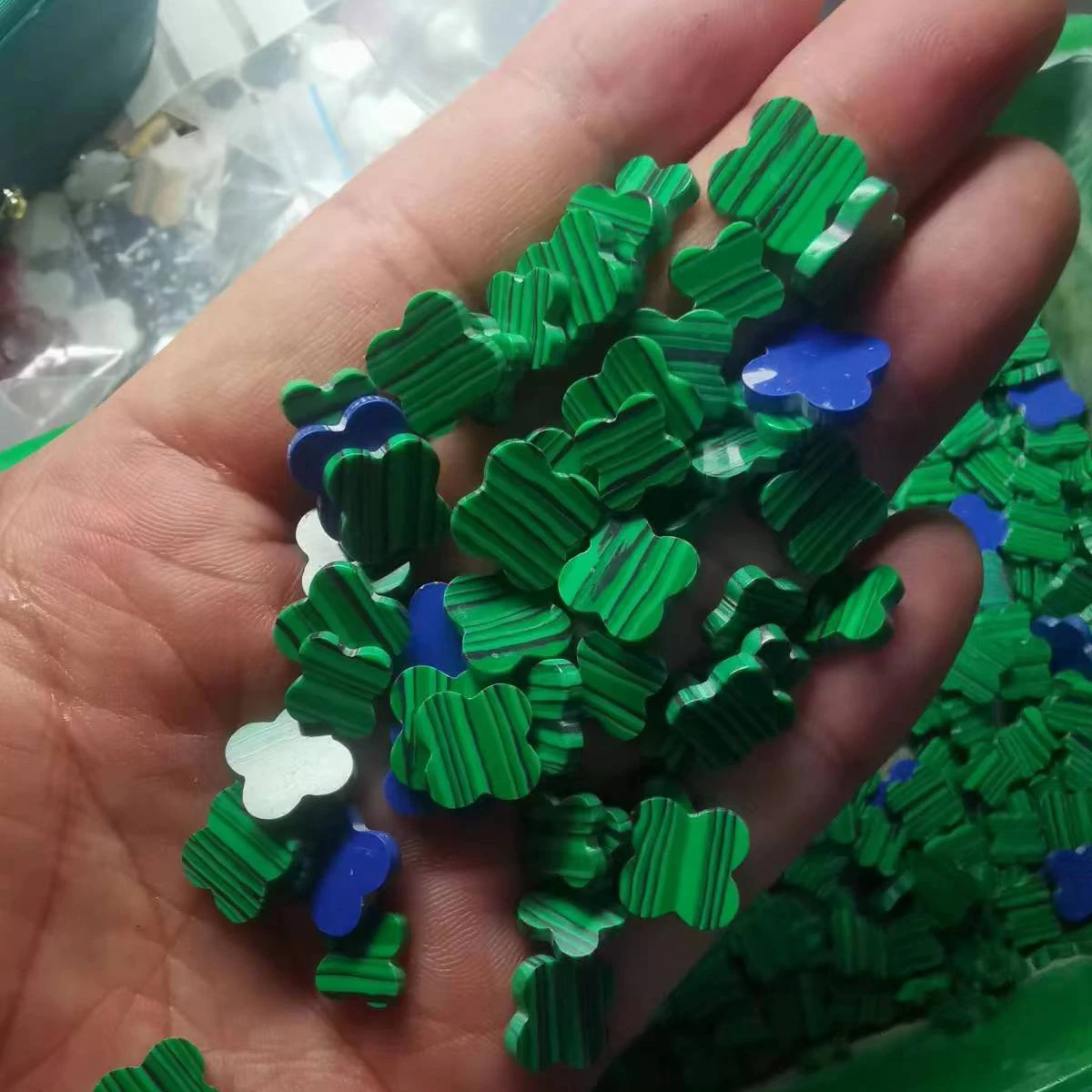 Loose Natural Wholesale Tiger Agate synthetic malachite Orange Onxy Loose Four Leaf Clover Stone