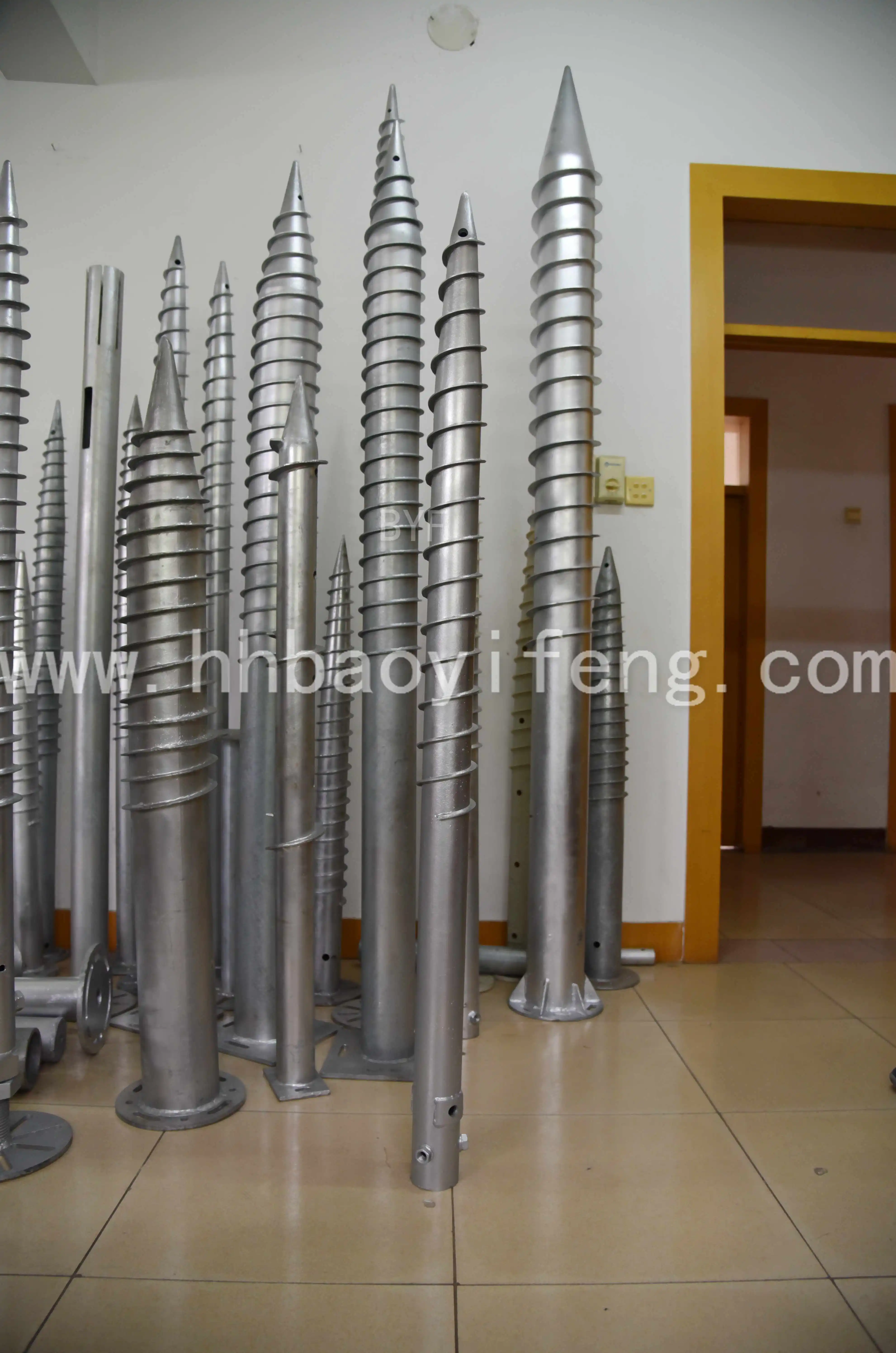 
U Type Porous Fence/Solar Ground Screw Spiral Pile Helical Piles with Hole 