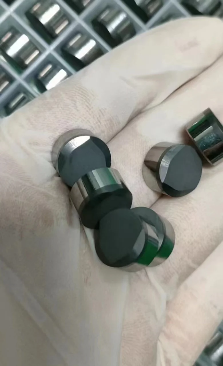 1305 Special shaped PDC Cutters for rapid drilling in mines