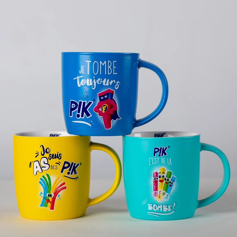 Customized logo ceramic mugs travel mugs with fashion designs