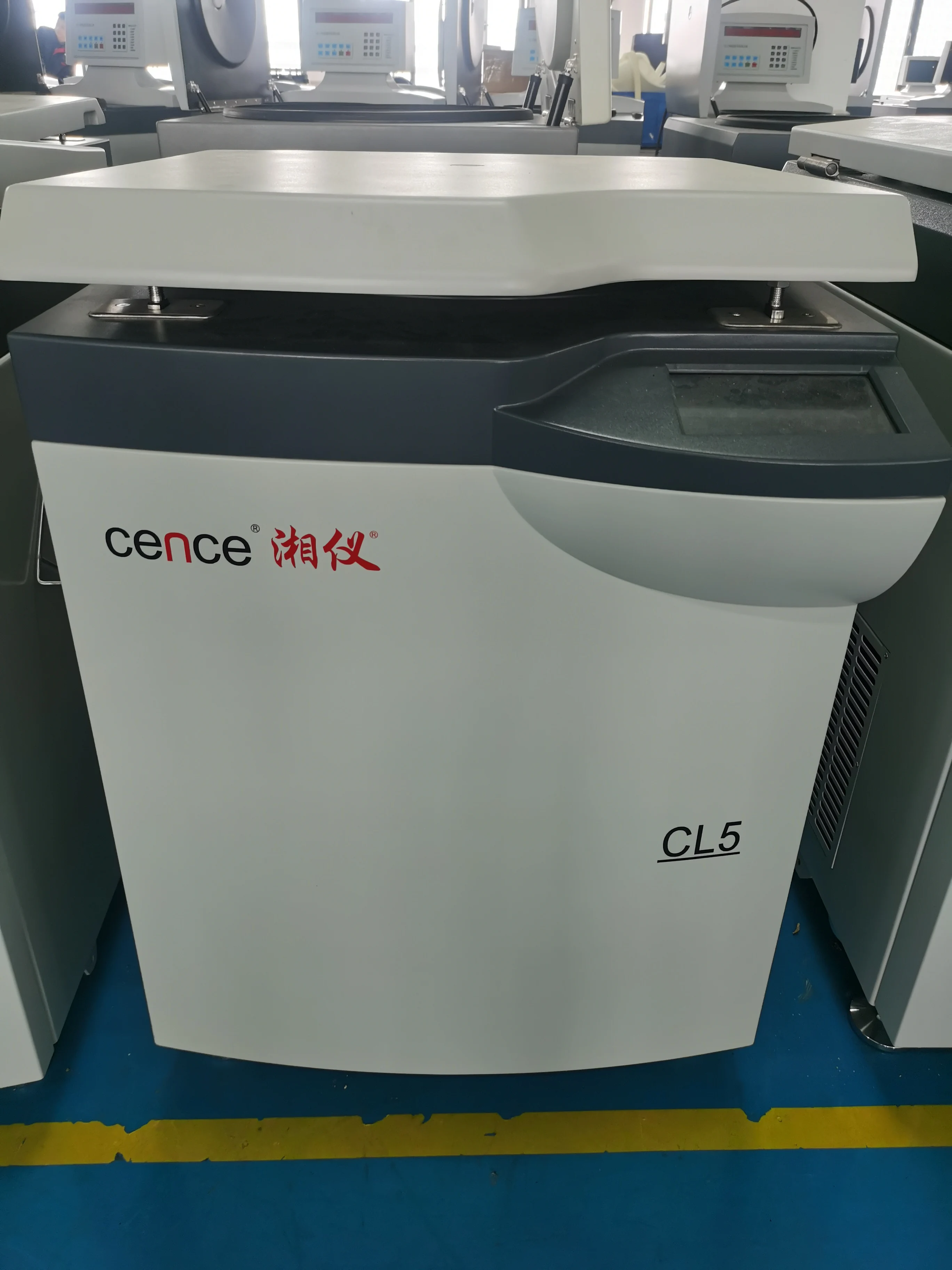 Refrigerated centrifuge CL5R low speed centrifuge with swing rotors 6x500ml separating 168 vacutainers