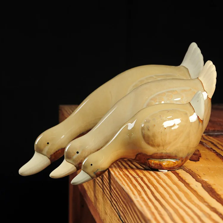 Wholesale Creative Ceramic Duck Crafts luxury home decor New Chinese Decorative Three-piece Set Home Decor Absorbent Duck