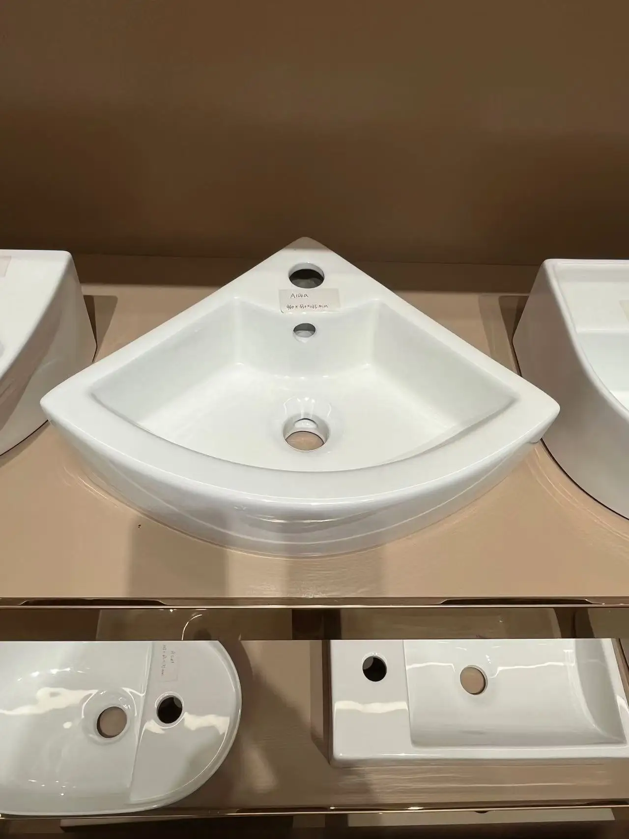 Hot Sale European Style Countertop Basin Washbasin Marble Bathroom Sinks Triangle Ceramic Art Basin