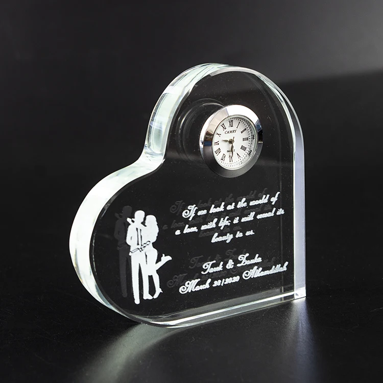 2024 Wholesale k9 crystal clock souvenirs gift Personalized Custom laser Engraved heart crystal photo frame For Wedding Gifts
