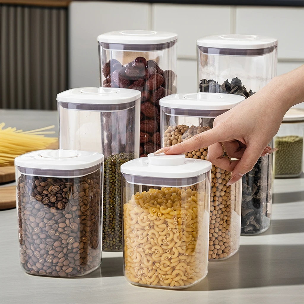 Пластиковые контейнеры для хранения сухих продуктов