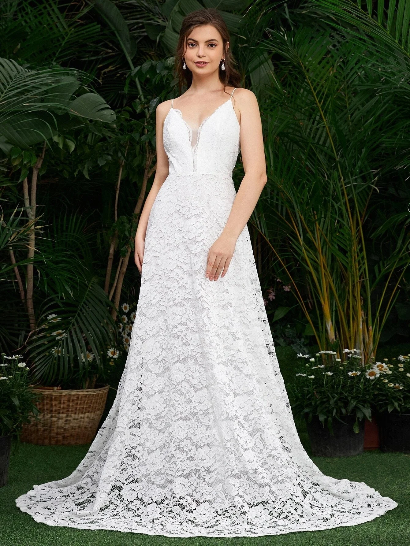 New design elegant white slip overlay lace embroidered wedding dress with veil