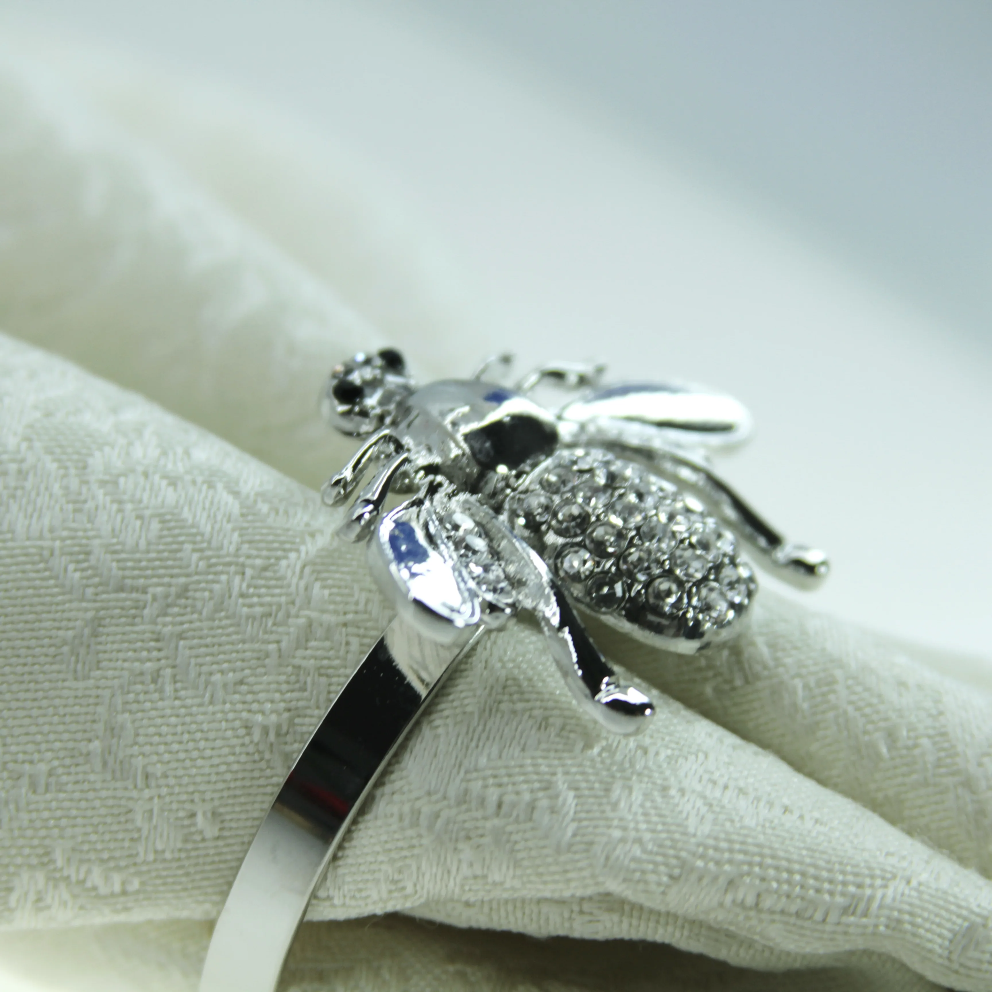 cheap bulk gold silver bee metal napkin ring with velvet for wedding with high quality qn19102201