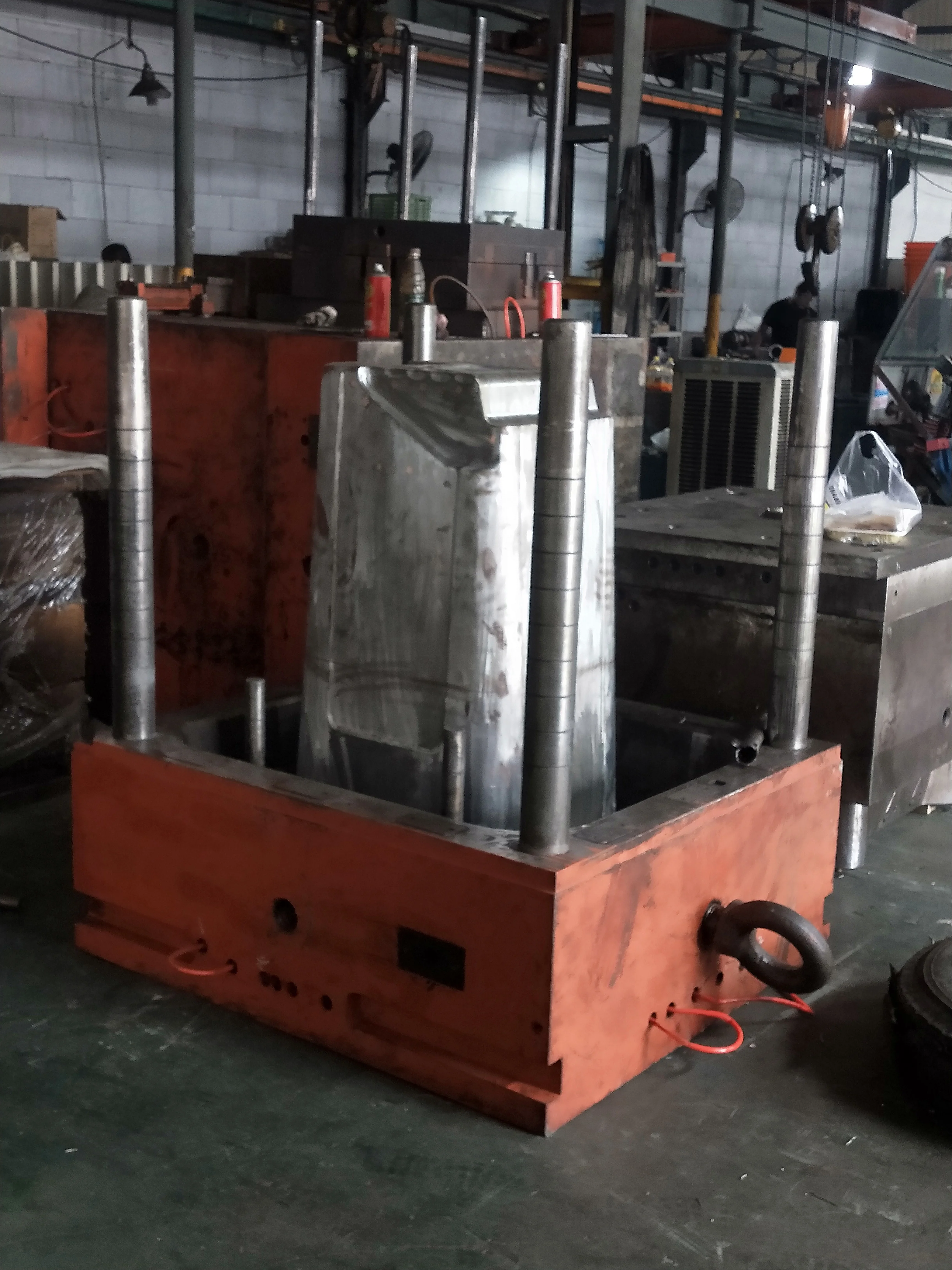 Engineering  Plastic Bucket Mould