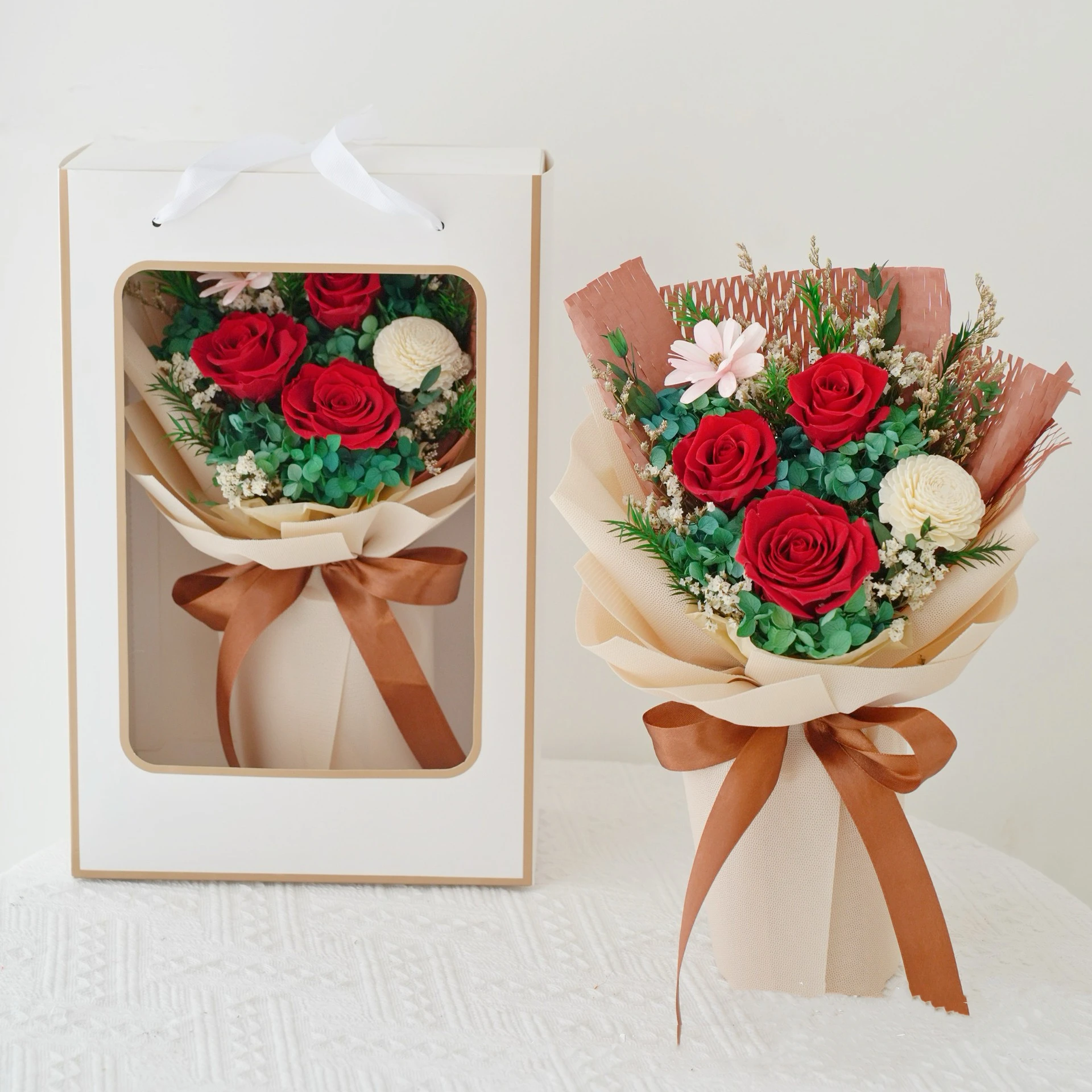 2024 Hot Selling Preserved Flower Valentines Day Gift Customized Color Large Real Eternal Forever Roses Flower Bouquets