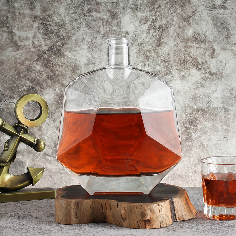 Wholesale 700ml 750ml empty clear luxury flat fancy whisky vodka brandy XO glass bottle