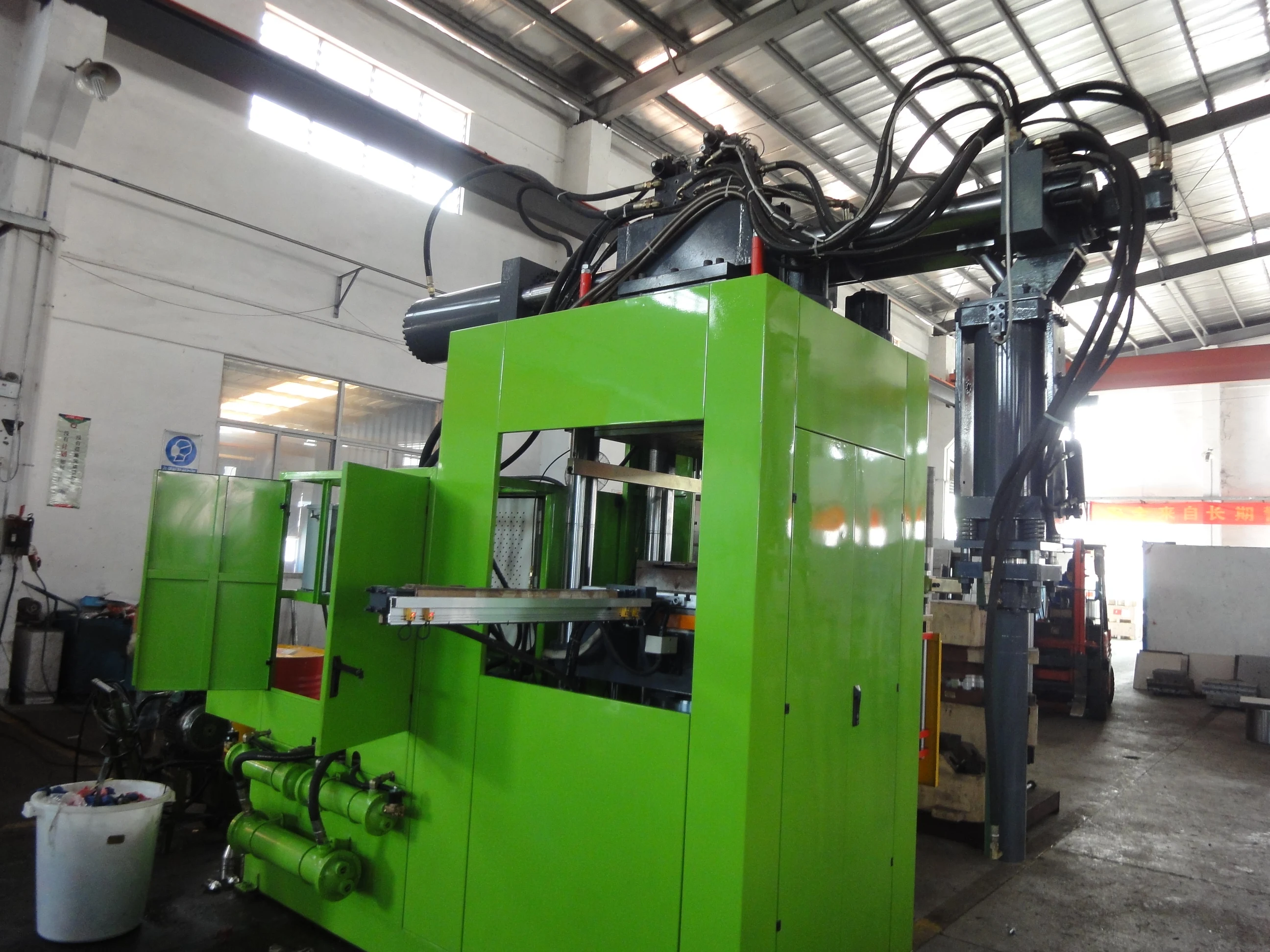 High Efficiency CNC Rubber Injection Molding Machine for All Silicone Products