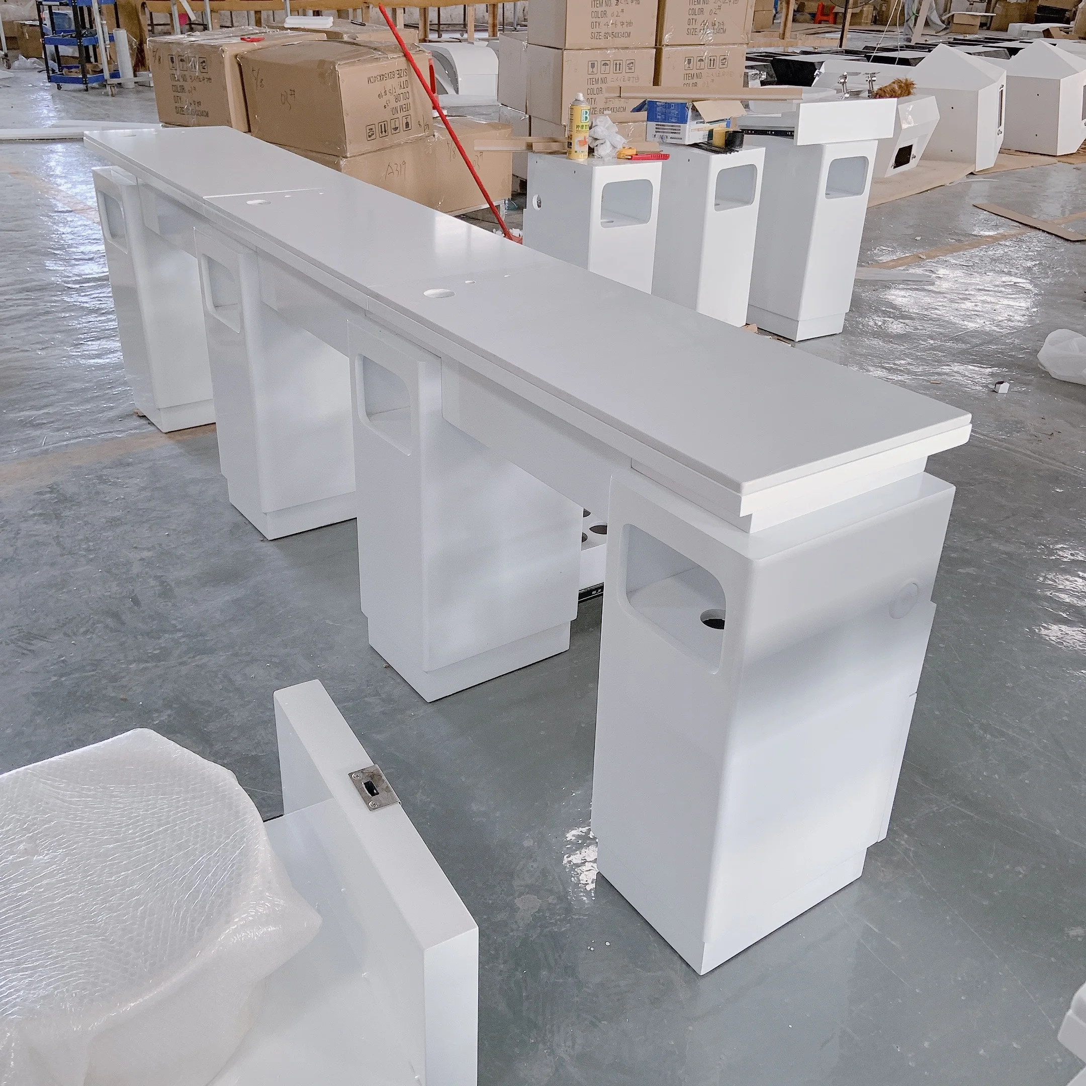 Customized manicure table and Nail Table for manicure nail salon furniture CB-M726