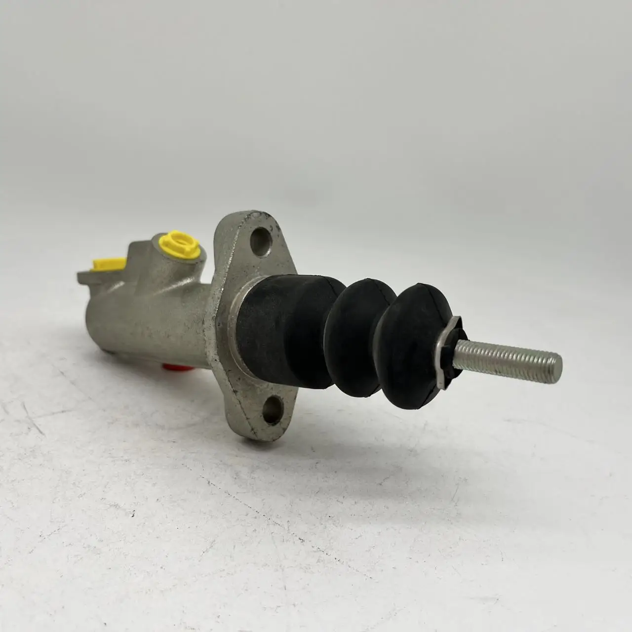 Clutch Master Cylinder for VOLVO TRUCK F12 FL10 F10 FL7 OEM 1698670