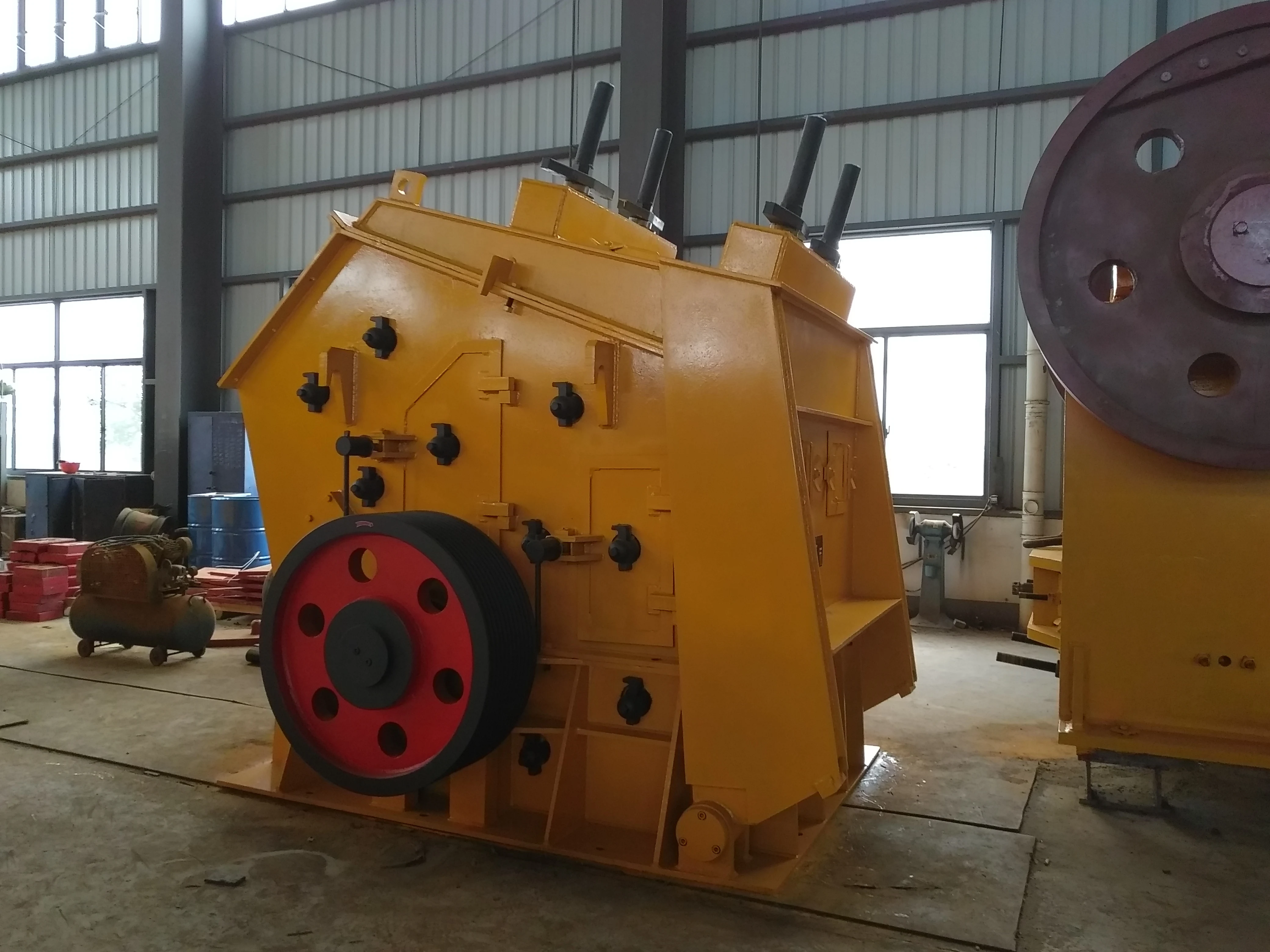 China Famous Sand Production Line Impact Crusher Basalt Crusher Plant Line Impact Crusher