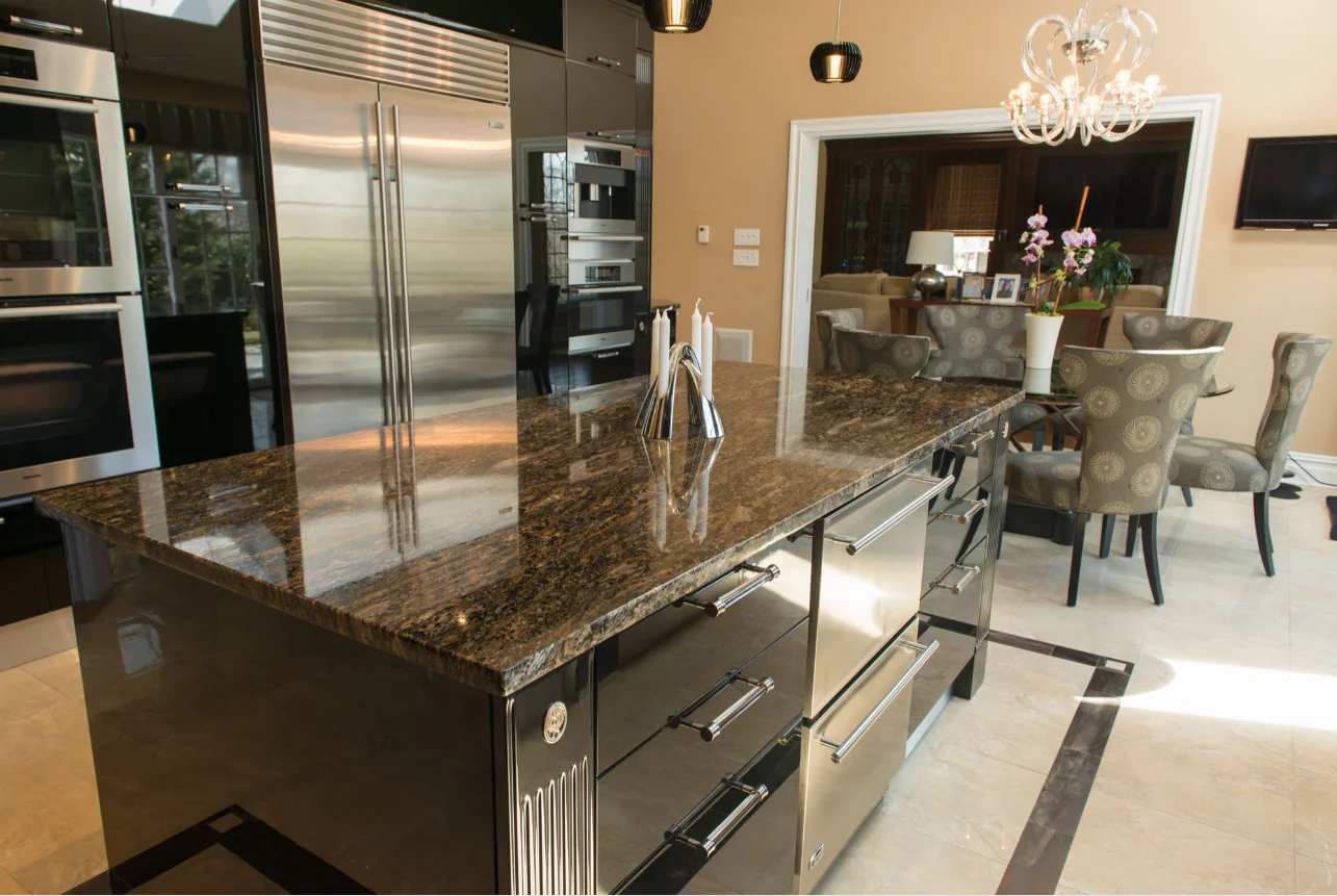 Factory Direct Sales High Gloss Black U-Shape Medium Kitchen Cabinet Modern Kitchen Furniture Design