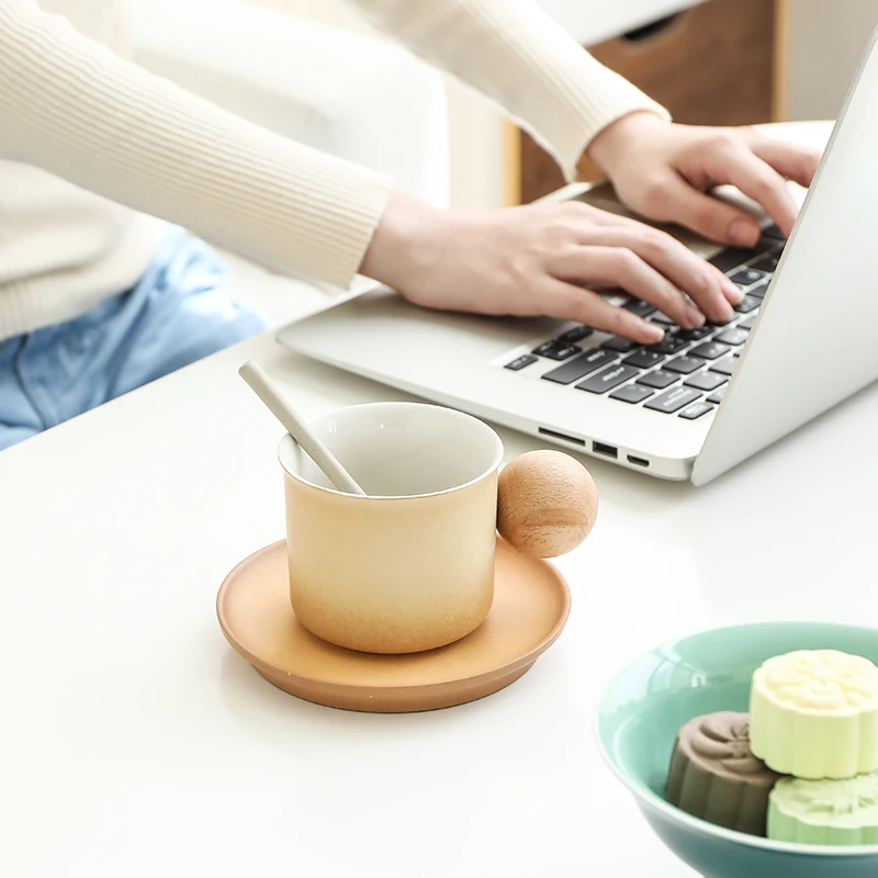 New fashion Porcelain Life Mug with Round Wood Handle Home Office Coffee Ceramic mug for Girls Gifts Couple Drinking Cup