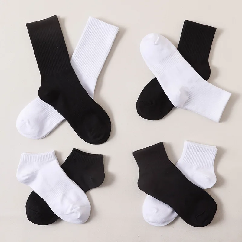 Low Moq  Custom Logo Socks Summer Men Women Knitting Short Socks Ins Fashion Black White Cotton Middle Sports Crew Socks Unisex