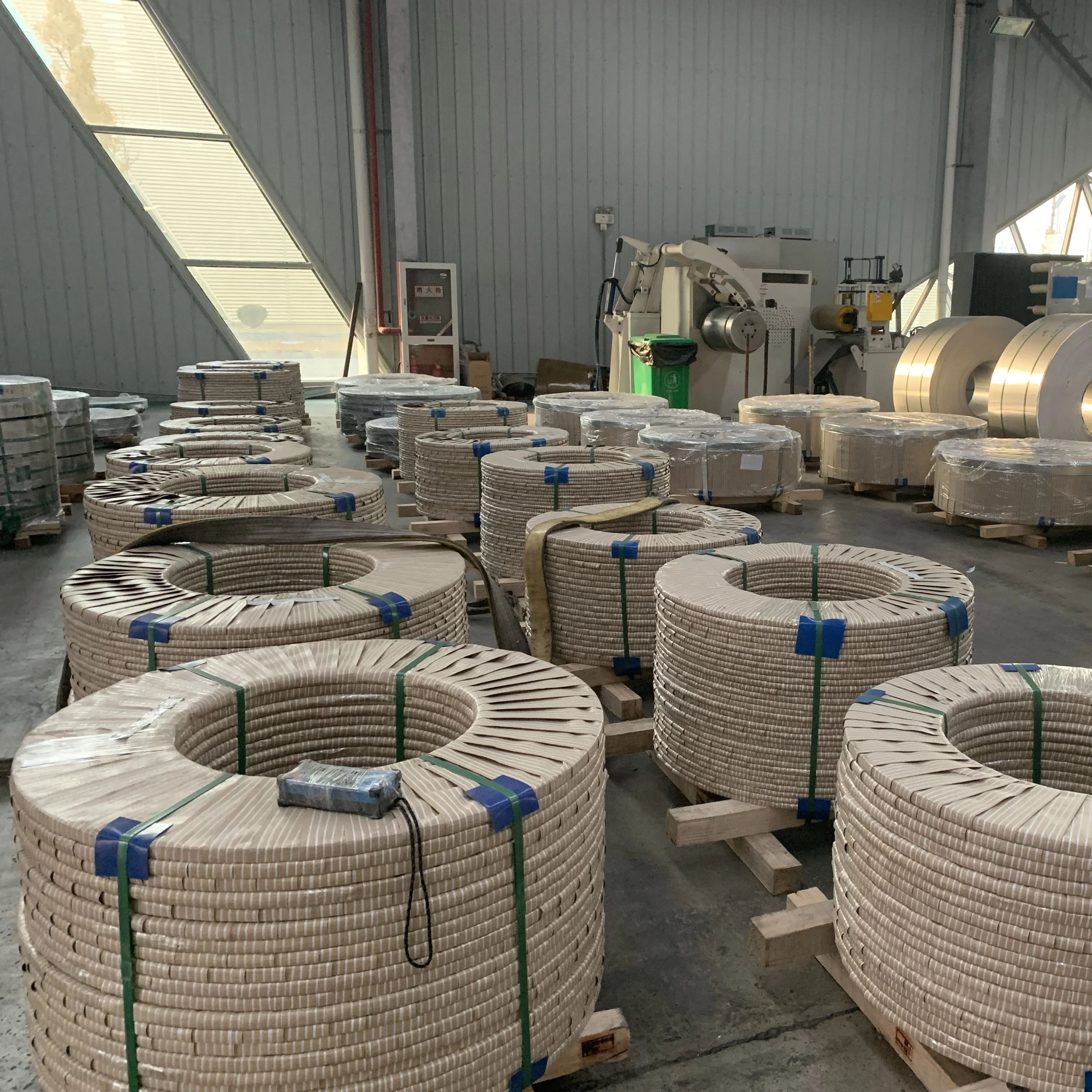 Stainless Steel Cold Rolled Coil 2b Ba 8k No.1 Hl 2d 1d Finish J3 5mm Thickness Stainless Steel Strip Roll Coil