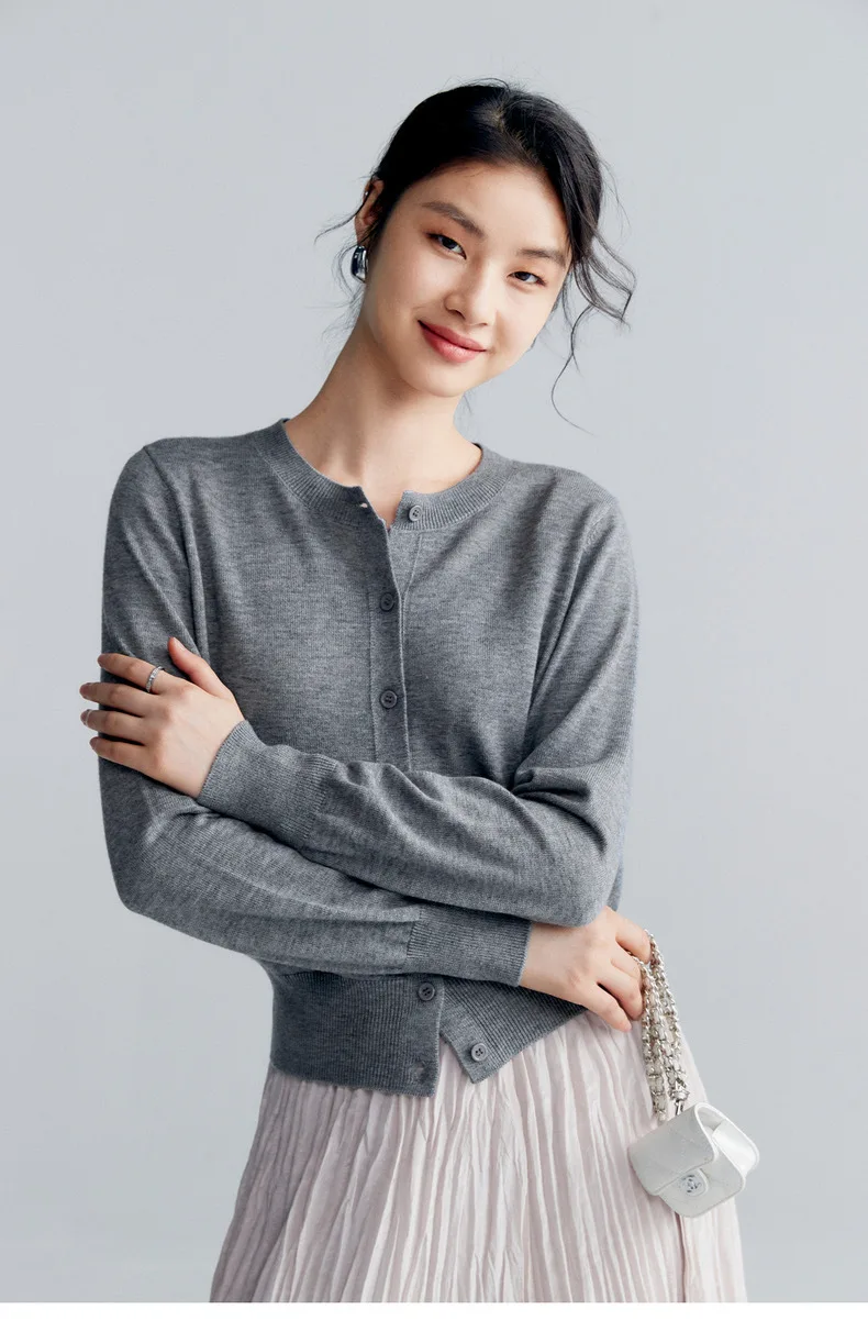 Women Crew Neck Long Sleeves Cardigan W/button At Front Made Of Extra Fine Merino Wool Knitted Sweater