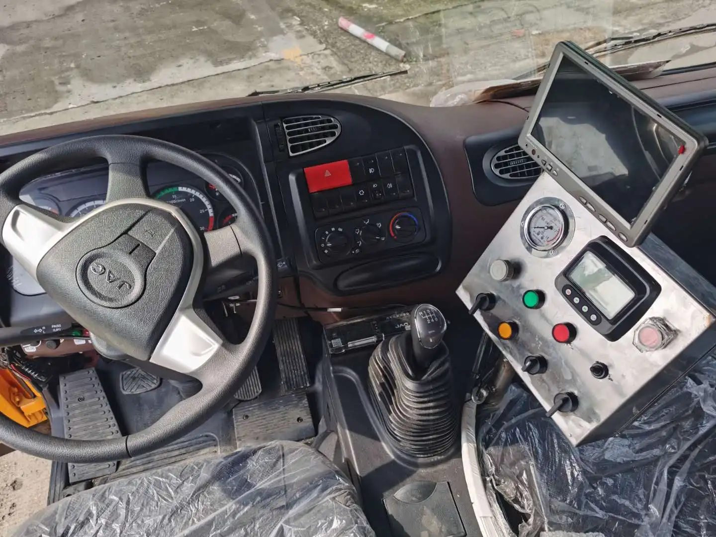 Ultra High Pressure Water Blasting Road Marking Remove Runway Rubber Glue Removal for