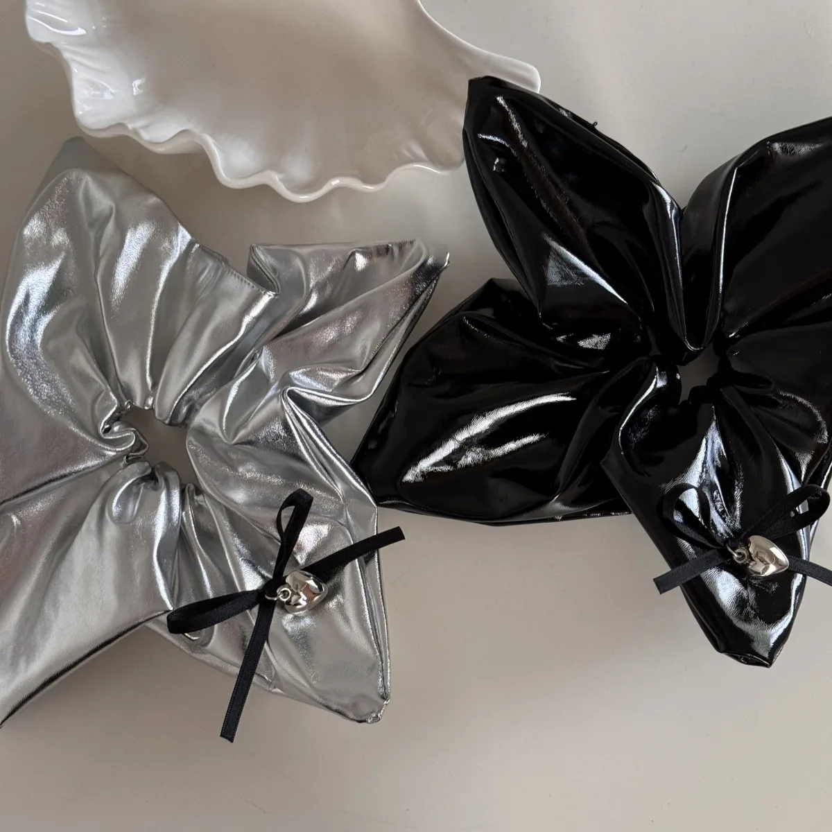 Glossy Black/Silver Color PU Leather Square Shaped Hair Scrunchies Cool Girls Hair Accessories Hair Ties with Heart Charm/Bow