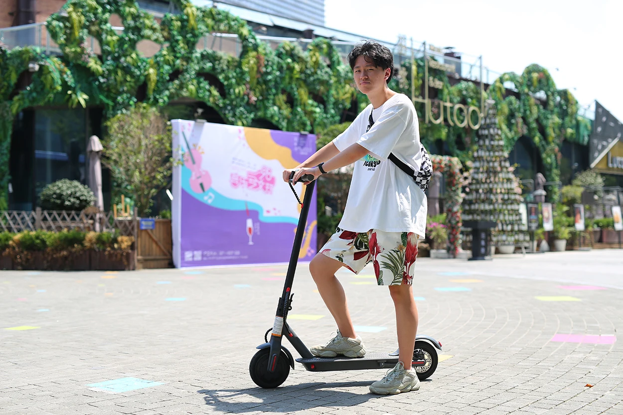 Cheap Price EU UK Warehouse 36V 8.5 Inch Free Shipping 350W Electric Scooter