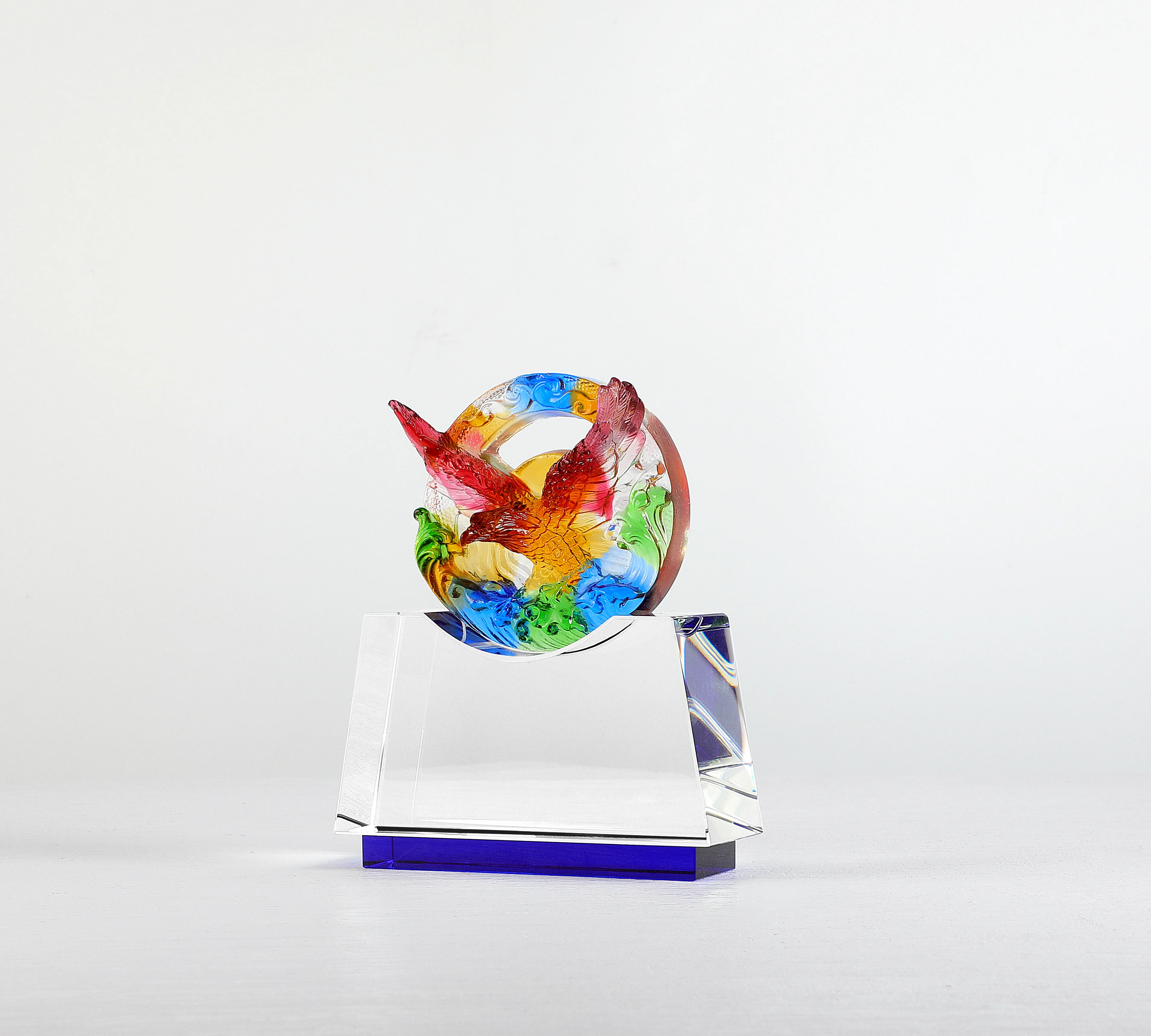 Design logo crystal liuli trophy K9 Glass Support samples Colored glazed liuli eagle