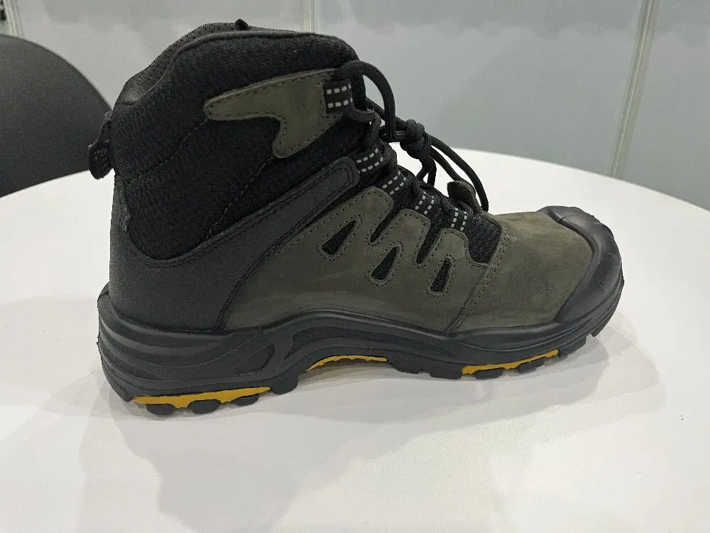 Hot selling industrial protective fashion breathable work boot casual trainers steel toe safety shoes for workers