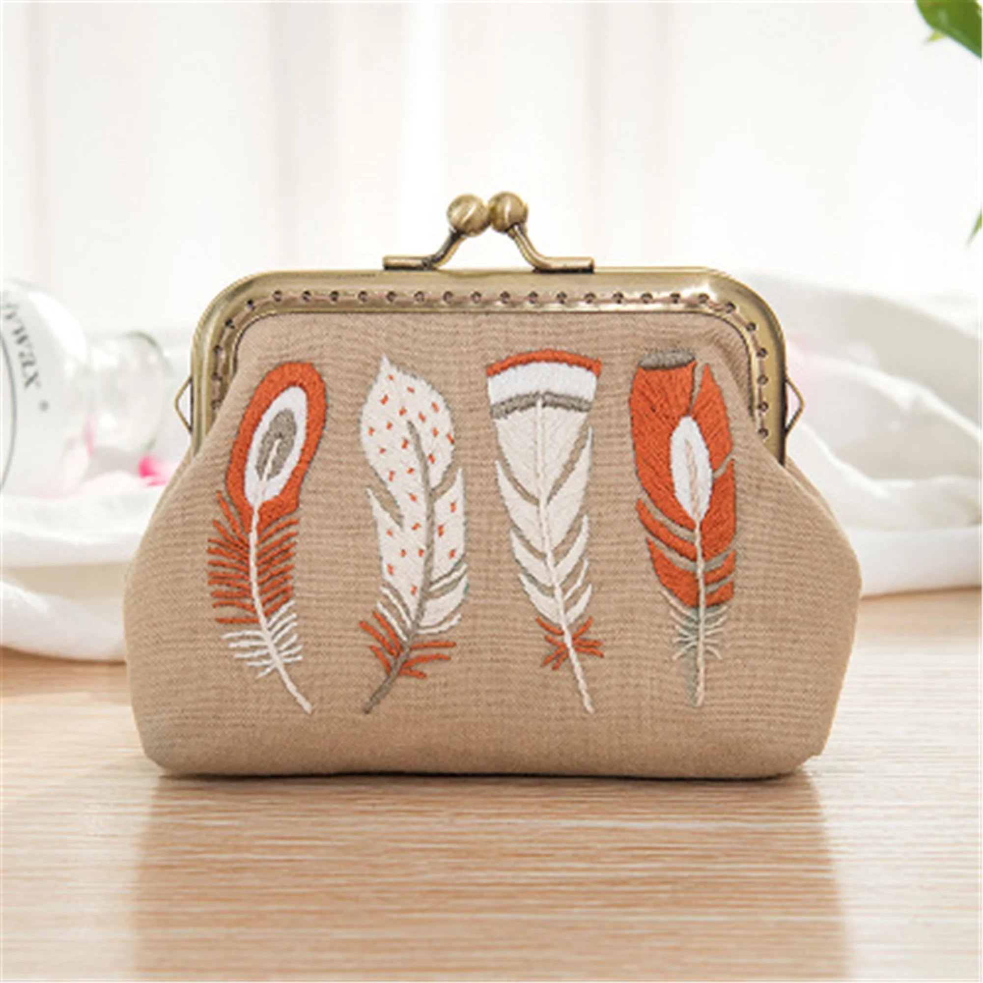 
Whosale Handmade Feather Embroidery Fabric Needlework Set DIY Embroidery Kits For Bag 