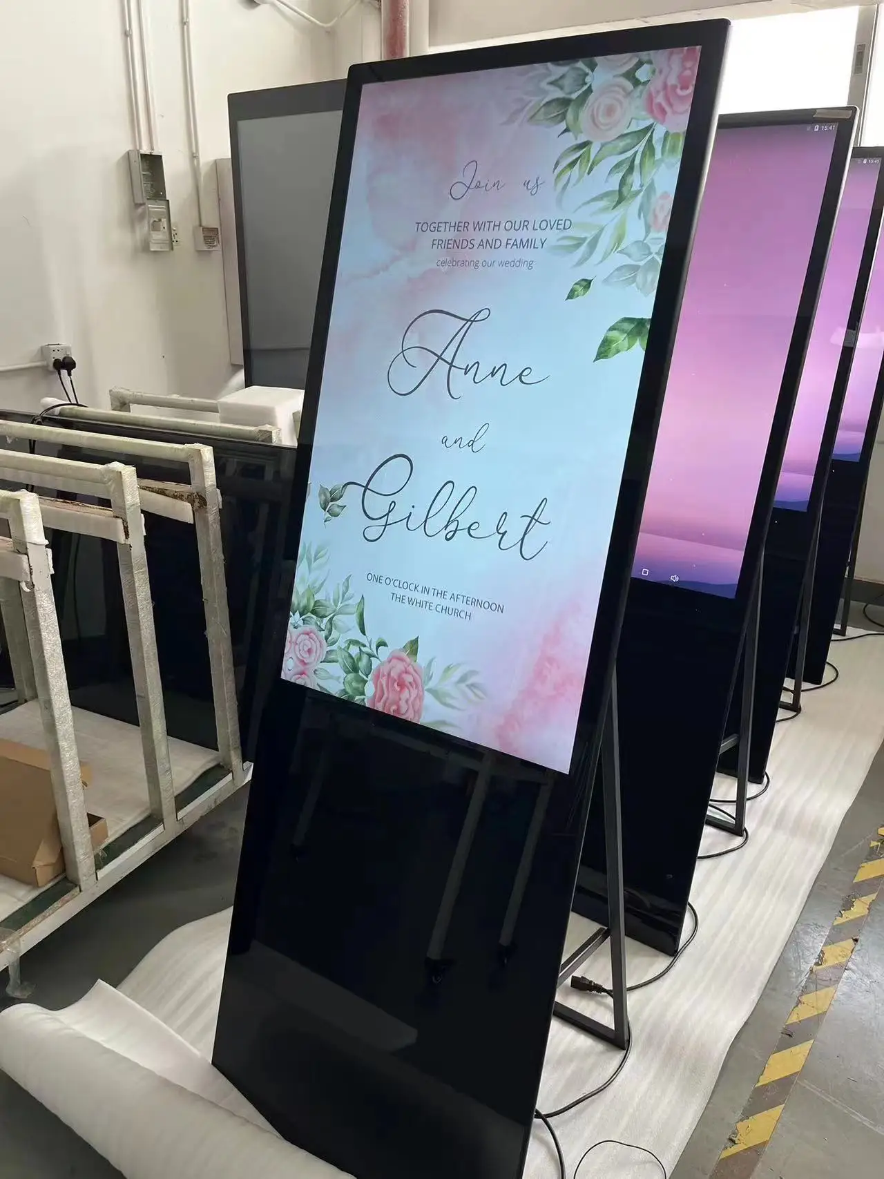 Portable 43 49 55  Inch LCD Advertising Totem Digital Signage Kiosks with CMS Software Advertising Player