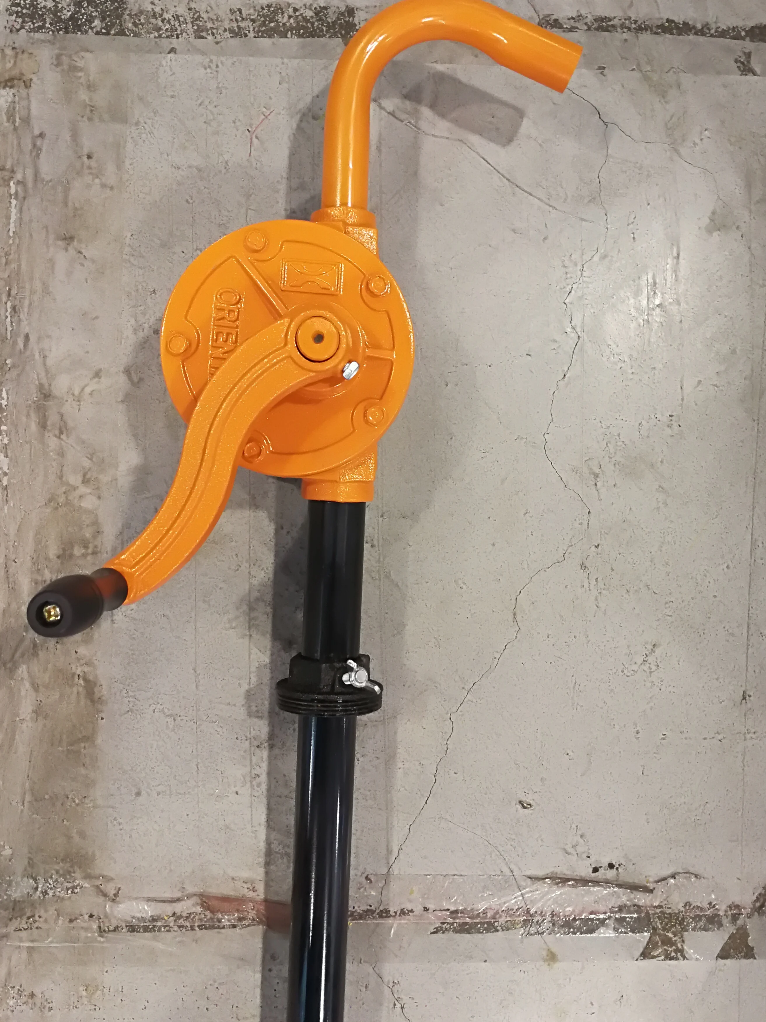 Cast Iron 55 Gallon Drum Barrel Tank Rotary Hand Pump for Diesel,  Hydraulic Oil & Fuel