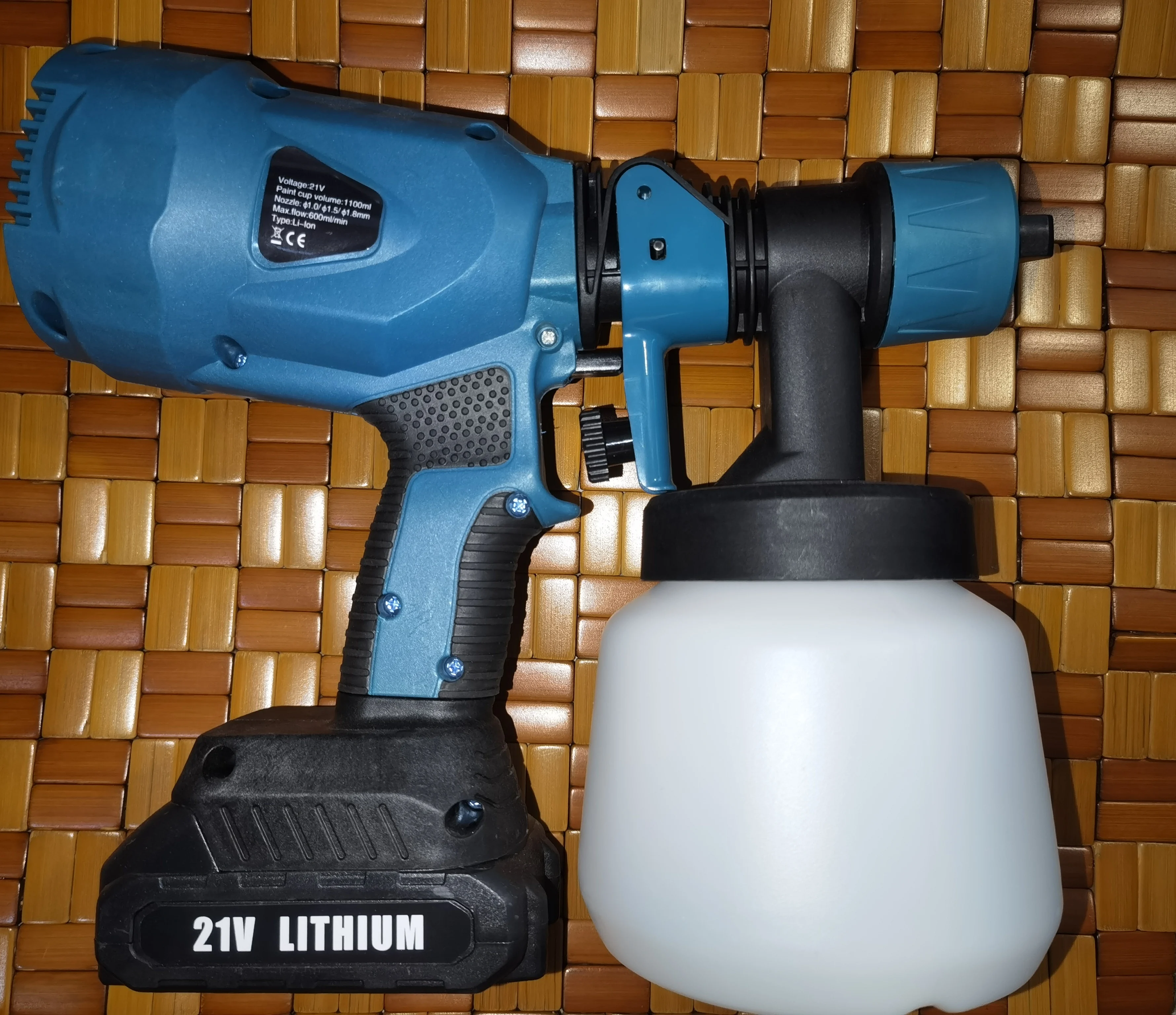 Convenient assembly Electric Paint Spray Gun 21V Lithium Battery Paint Spray Gun 800Ml