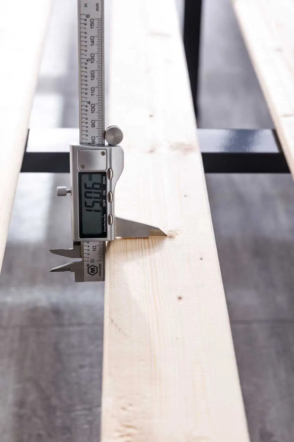 knock down iron metal Structure Hot sale Strength wooden slats folding bed frame