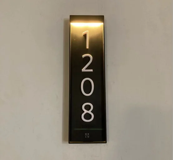 wall mounted House gate hotel suite room entrance acrylic digits unit signage led light  with braille