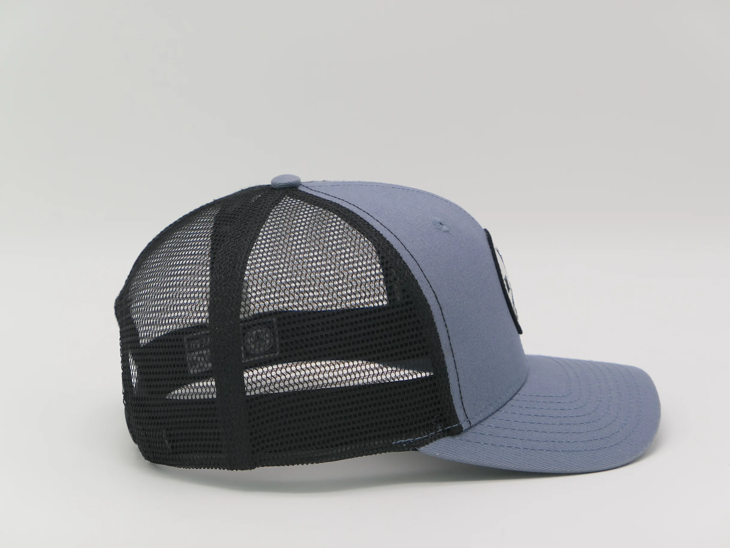 High quality custom 6 panel trucker cap with embroider patch woven label print tape adjustable size