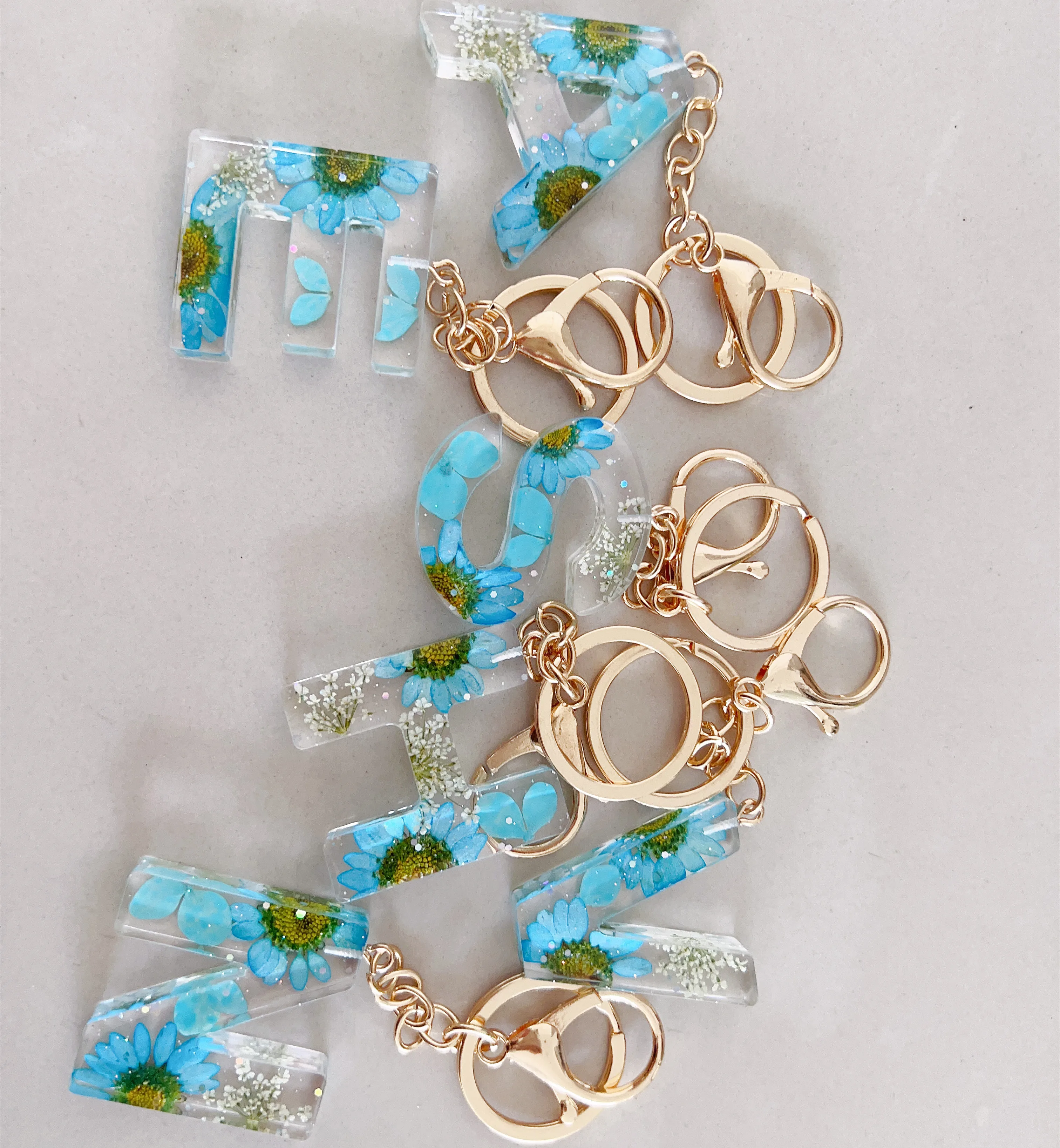 Acrylic epoxy Initial Resin 3D Lettering Gold Ring Accessories Keychain  Kpop wallet keychain Couple car Keychains