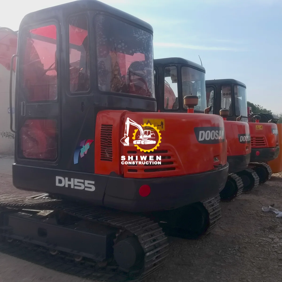 Б/у гусеничный экскаватор Doosan DH55 б/у экскаватор-погрузчик DH60 may xuc мини-экскаватор-бульдозер с лезвием горячая