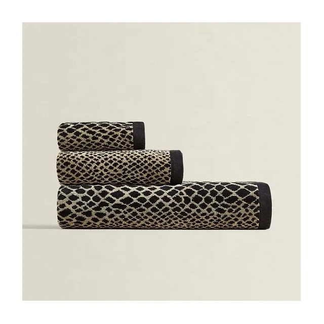 High Quality Cotton Dyed Snake Skin Designed Jacquard Towels
