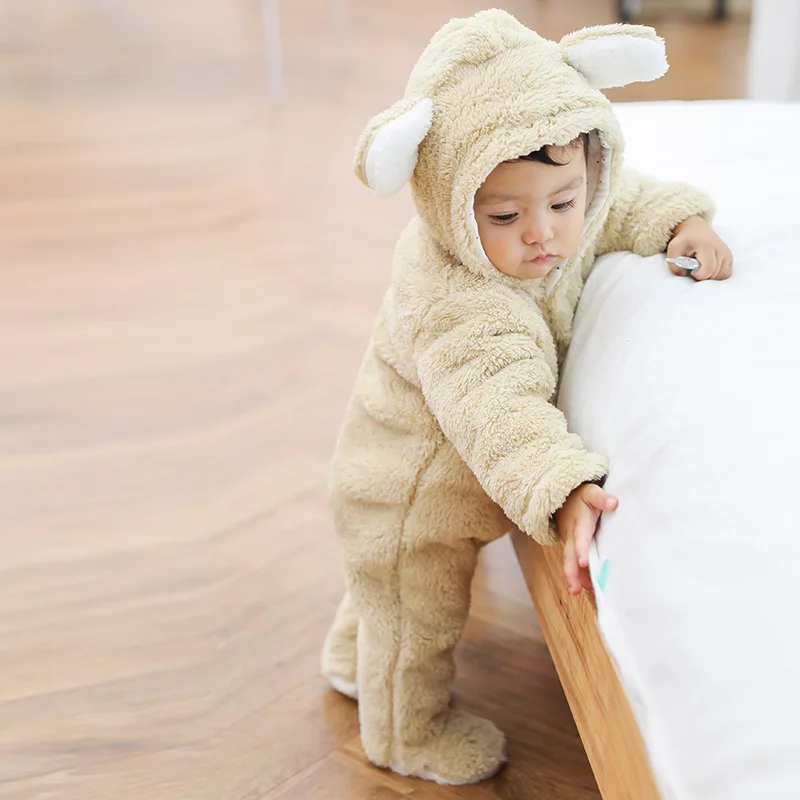 Newborn baby winter clothes panda baby jumpsuit autumn and winter thickened newborn clothes